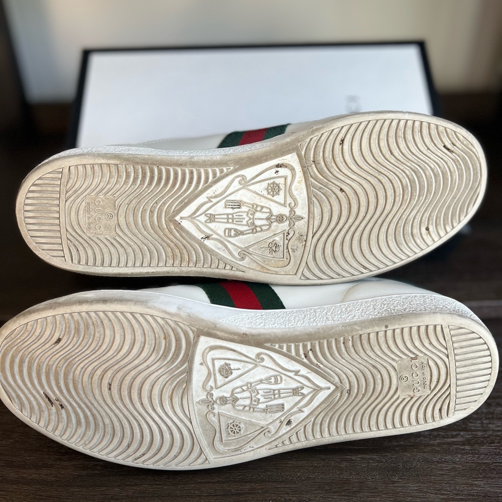 Gucci WOMEN'S ACE SNEAKER WITH BEE - Picture 10 of 14